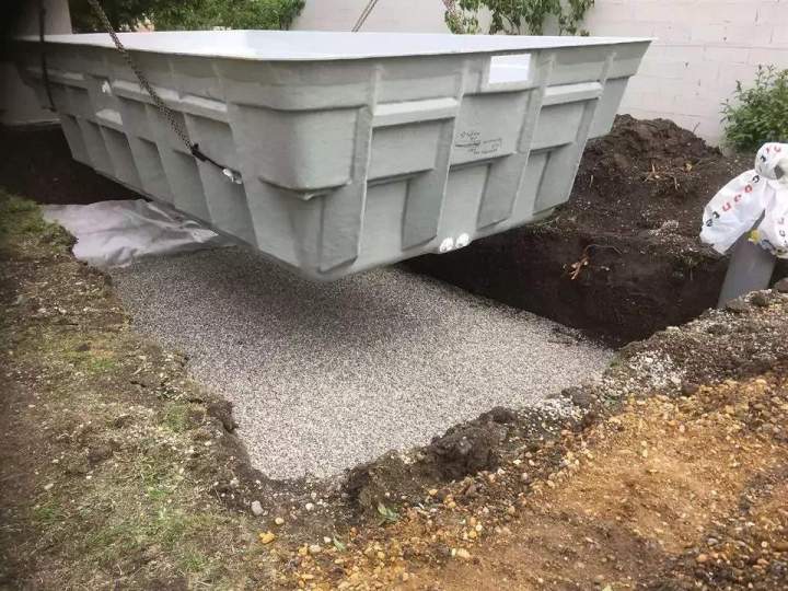 Excavation piscine et mise en place coque Wasselonne